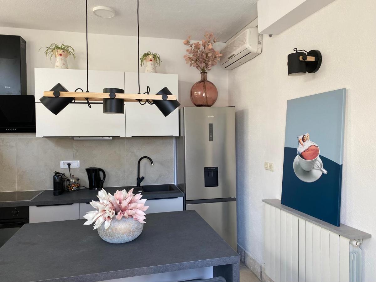 Casa Benita Bed & Breakfast Хвар Екстериор снимка